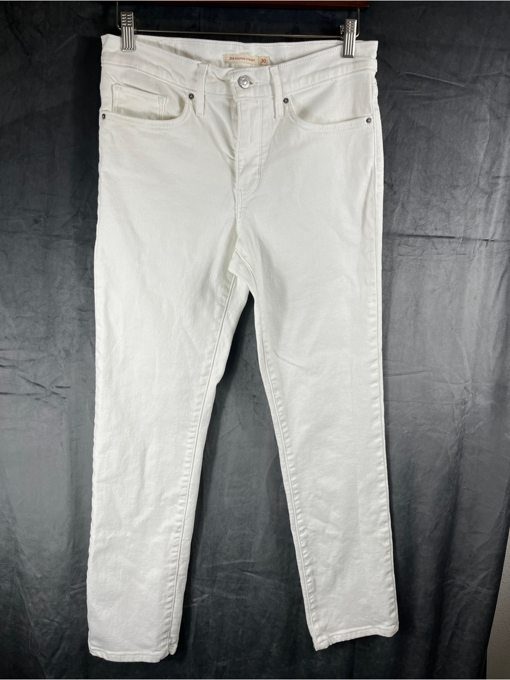 Levi's White 314 Shaping Straight Leg Women Size 30 Stretch Midrise Jeans Summer